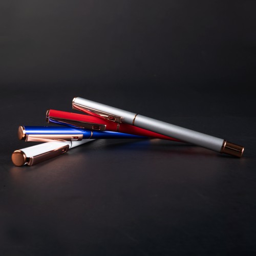 Roller pen con tapa 